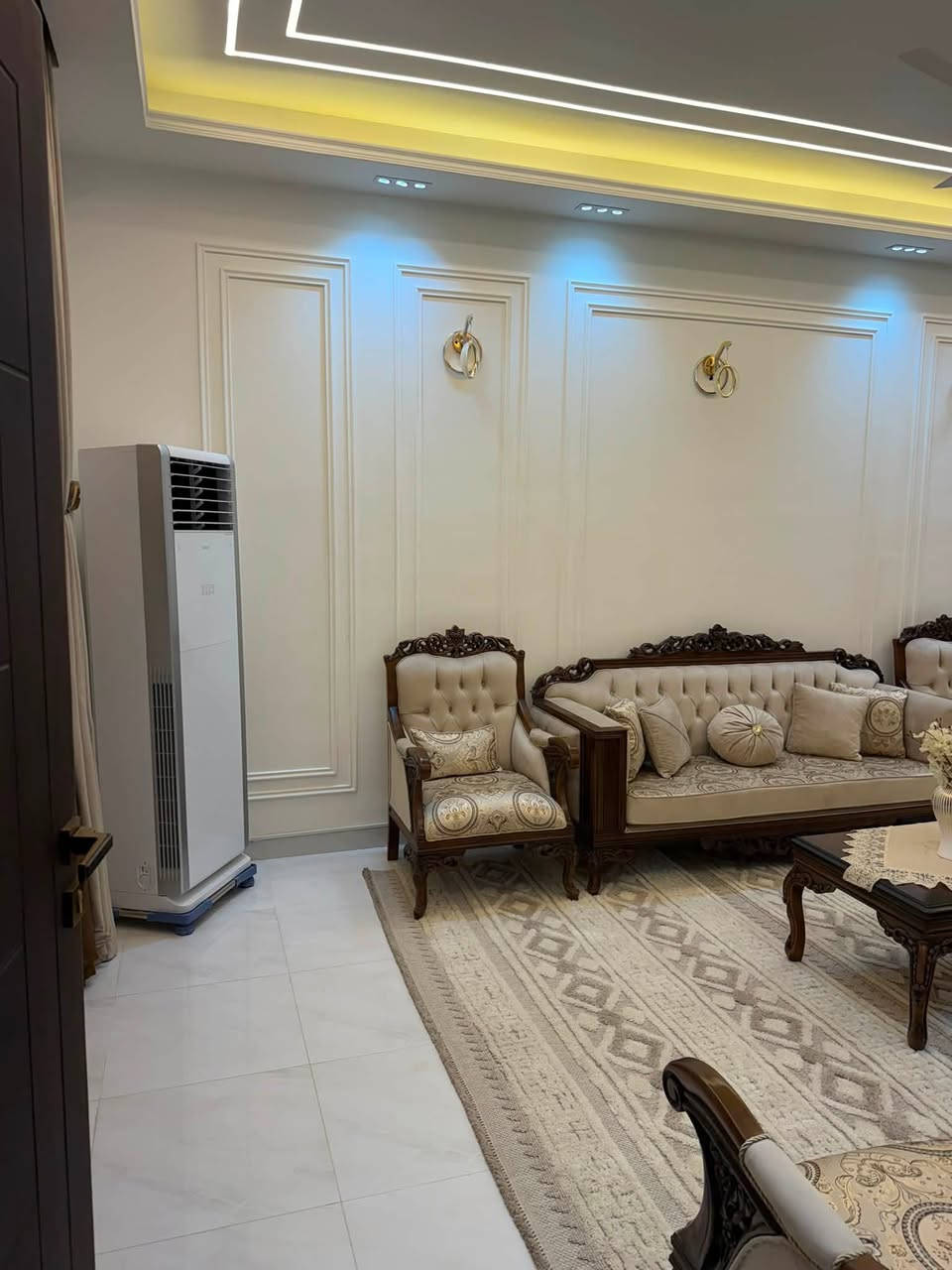دار للبيع ١٥٠ متر شارع سيد اسماعيل مجمع الزهراء السكني بناء حديث وواضح بالصور
السعر 170 مليون قابل للتفاوض للاستفسار 
***********
