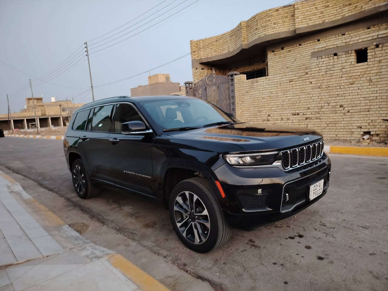 جيب اوفر لاند ٢٠٢٣ لون اسود ملكي 
المحرك: HEMI V8 سعة 5.7 لتر
القوة: 357 حصان
العزم: 529 نيوتن متر
القير: أوتوماتيك 8 سرعات
الدفع: 4×4 / AWD
المقاعد الاماميه حار بارد + كهرباء وخزن 
شاشه كبيره فيها نظام اندرويد
انضمه قياده +جكات
فتحة سقف بانوراما
ماشيه 46 الف مايل
صندوق كهربائي والكشنات الخلفيه كهرباء
نضام سماعات Mclntosh
الحادث جاملع امامي
للستفسار الاتصال على الرقم
***********
