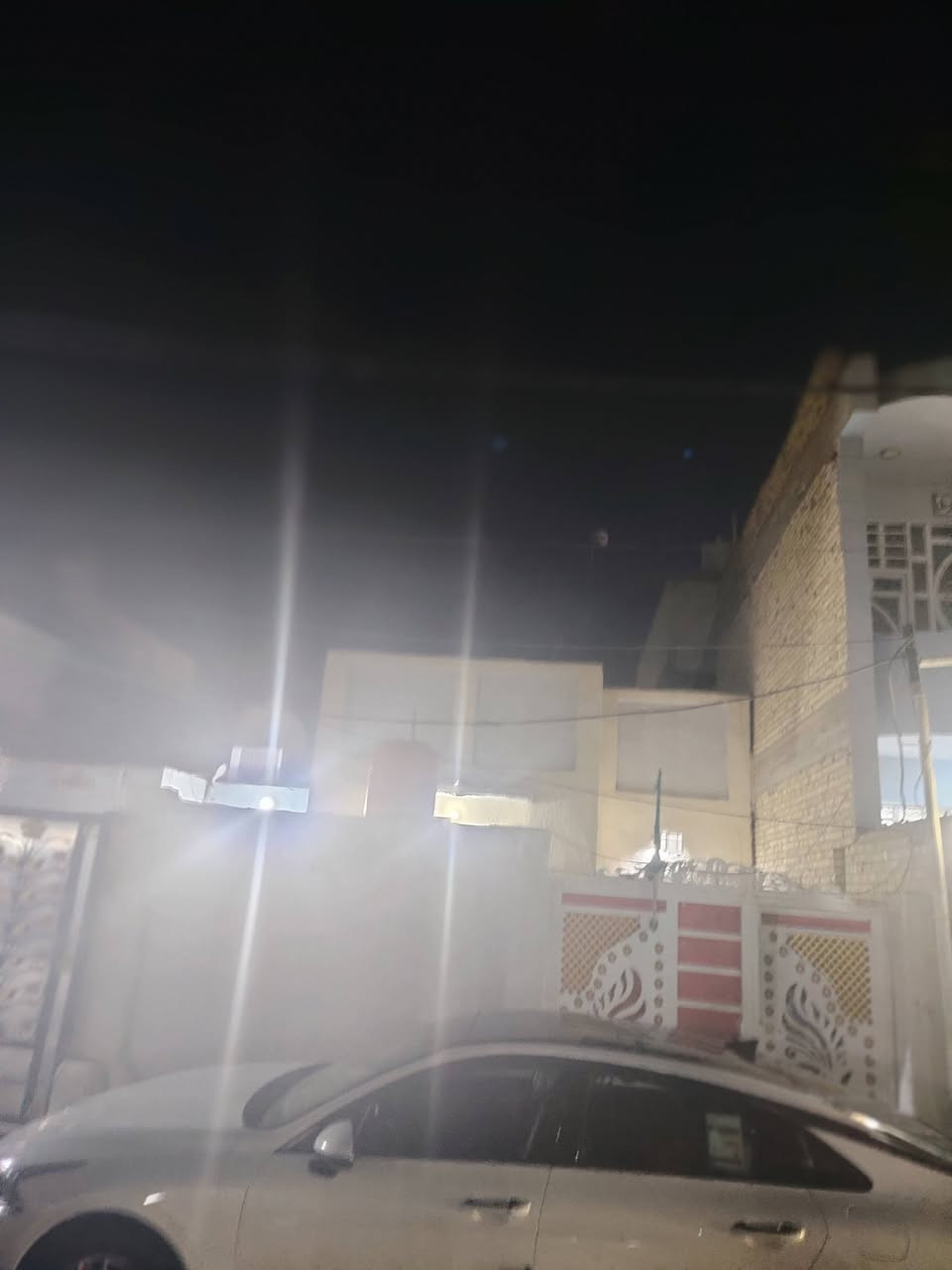 بيت ١٢٥ متر حي ميسان شارع ١٢ حرف T مكان مميز منطقه ٢٢
بناء شيلمان طابق واحد يحتوي على غرفة وصاله ومطبخ واستقبال وصحيات داخليه

السعر ١٠٥

للاستفسار الاتصال ع رقم ***********
