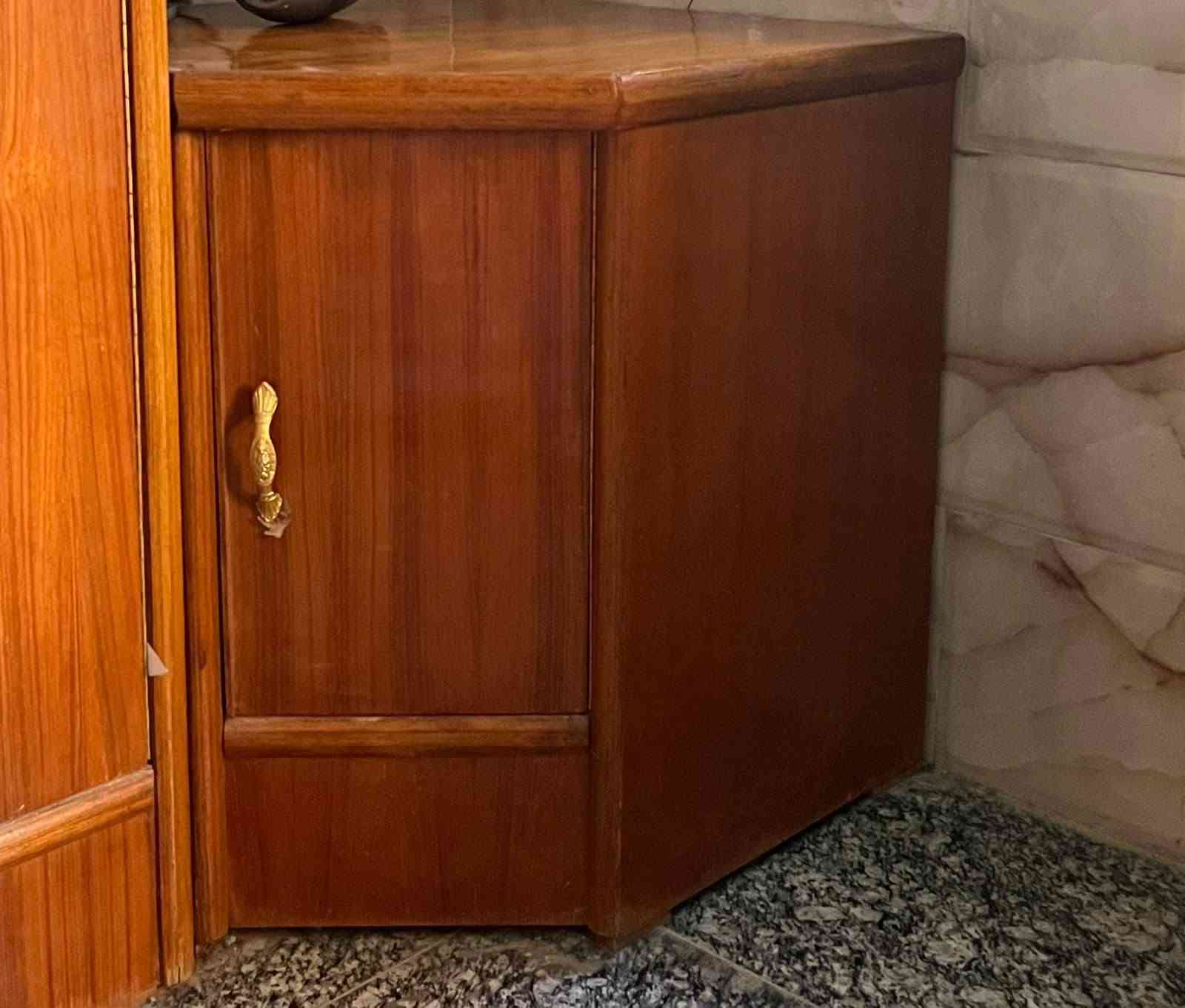 غرفة نوم للبيع نظيفه

