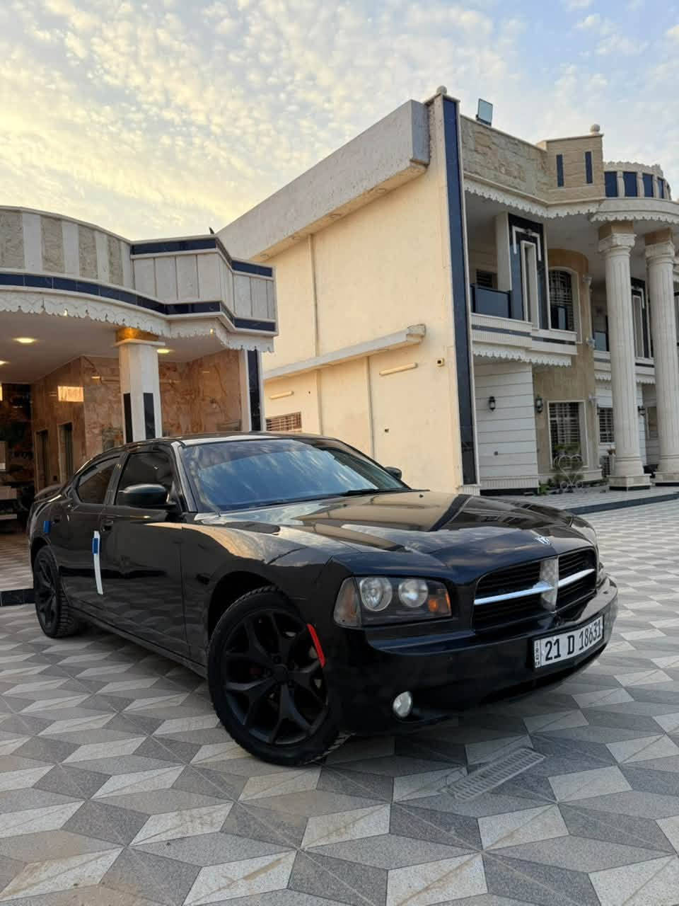 دودج تشارجر SXT • ٢٠٠٨ • ١٨٣ الف