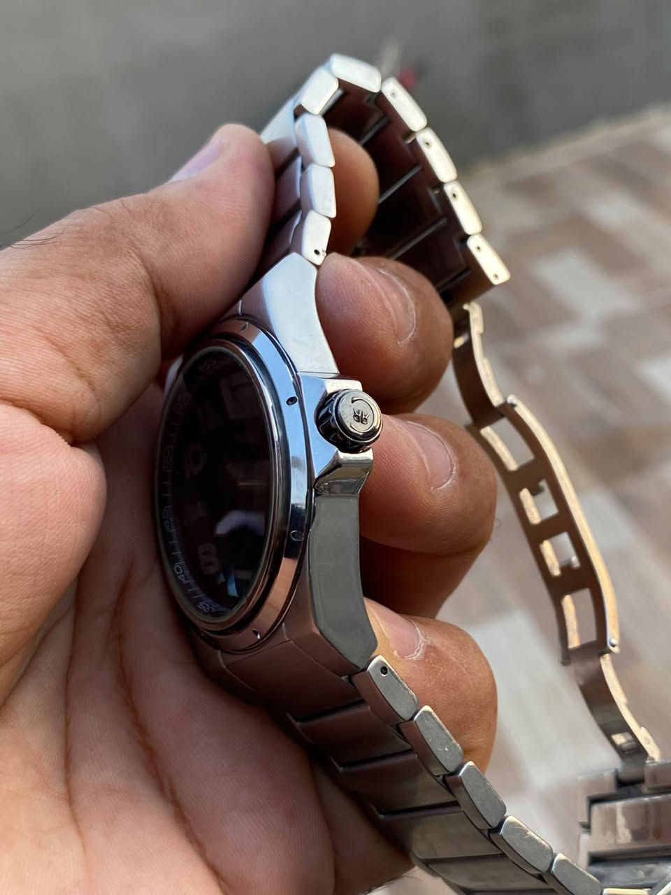 شيروتي بطاريه سويسري قطر 40 كلشي بيها بلادي السعر 100 الف... ***********
