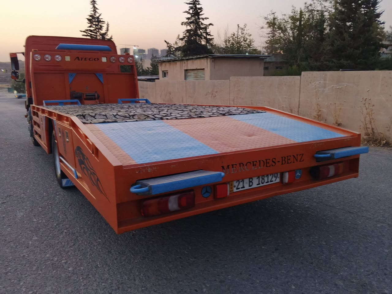 السلام عليكم ورحمة الله وبركاته 

للبيع/ اتيكو كرين فلات ماشاءأللة 
موديل (.. 2006 .. ) حجم 818 / 6 برغي 4 سلندر 
مواصفات/ تبريد بلادي+ هاف استوب كهرباء+ جام كهره باء 
مراية كهرباء+ وگمە هزه و صعود+ خلفي جوبلس 
مضخه و وينج مال سحب بيهة 
السيارة ماشاءأللة جديد نفس الصورة مابيها اي نقص 
رقم سليمانية و بسنوي مسجل كرين فلات 
محرك+ گیر  + ،شاصي+ اكسل مكفول كفاله عام 
تخم تايرات و باتري جديده 
عنوان السليمانية مركز مدينة قريب السرجنار 

*********** 📞📞.                                 ابو ڕەشە 
shabaz : kren
