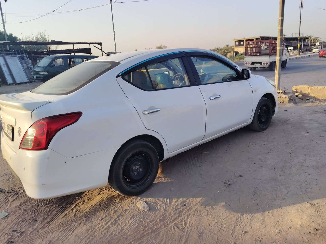 السلام عليكم
نيسان سني هندي بليته زركه موديل 2018
رقم بابل باسمي تحويل ثاني يوم سياره مال بيت مرتبه معايزه شي بيها باب السايق صبغ او بارد بسيط سياره مرتبه مال جناي محرك كير تبريد كفاله سياره كلها سعرها 95 بيها مجال بسيط  عنواني بابل الكفل ***********
