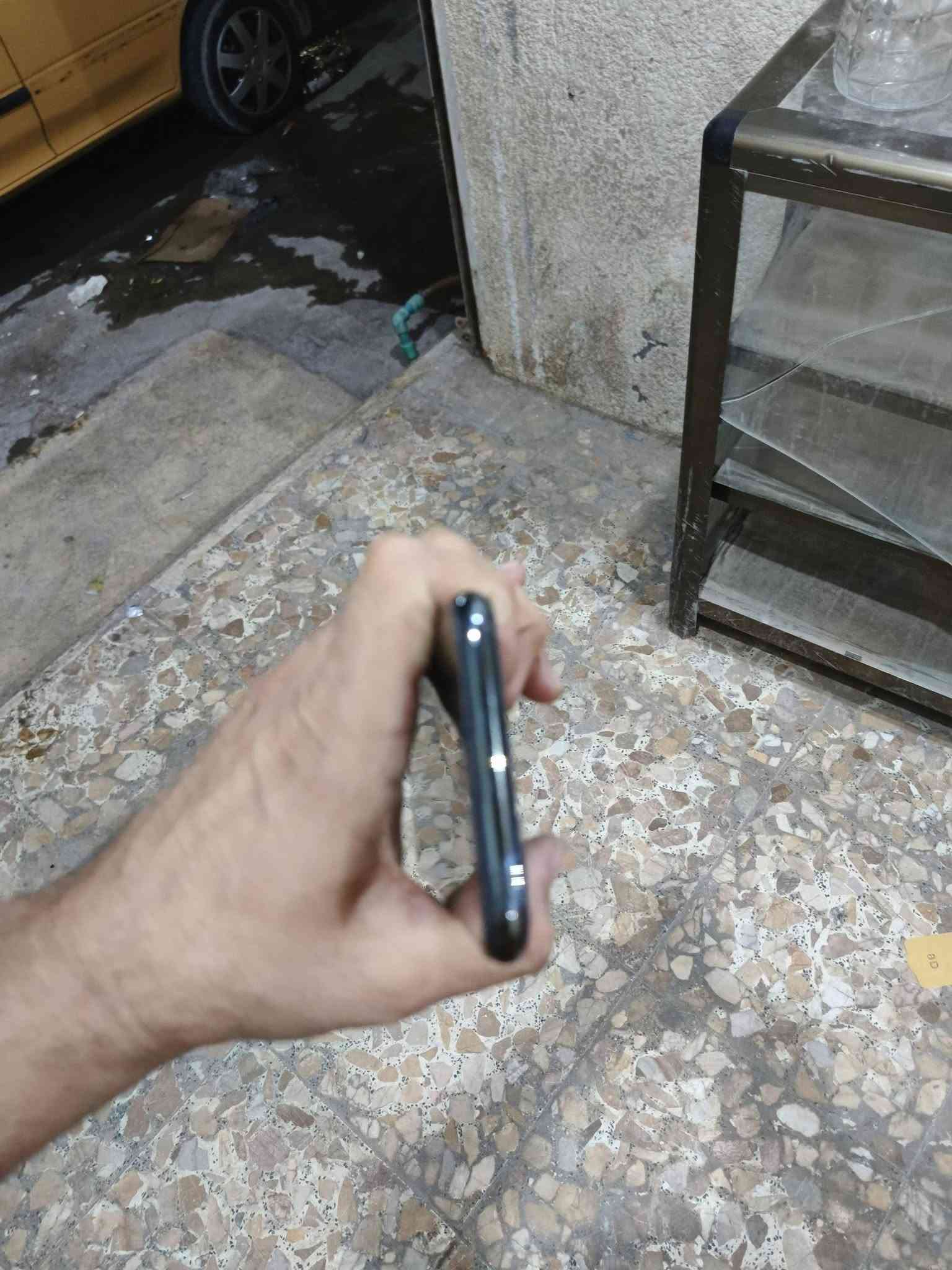 ايفون 11 برو ماكس • ٢٥٦ • بصمه متوقفه