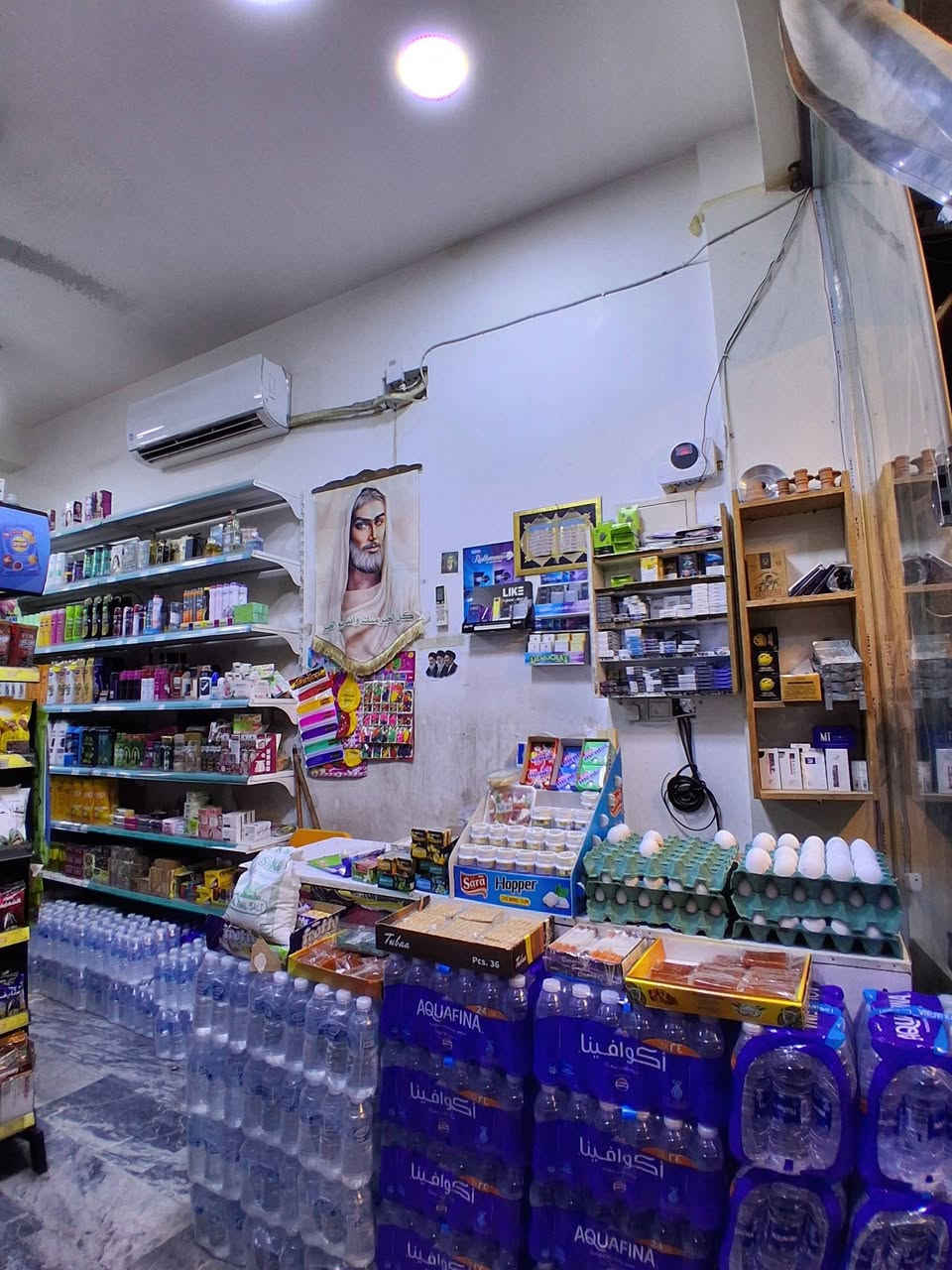 أسواق للبيع لعدم التفرغ بغداد الحرية شارع ٢٠ التجاري ***********
