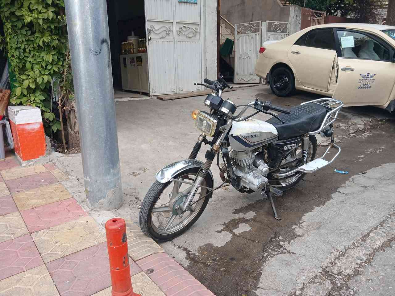 به ناوي خوا ي كه وره ام ماتؤره بؤ فرؤشتن مه كينه ٢٠٠ سلفه له سليمانيه باي ٢٩٠ مه حامه له زماره ي موبايل ***********
