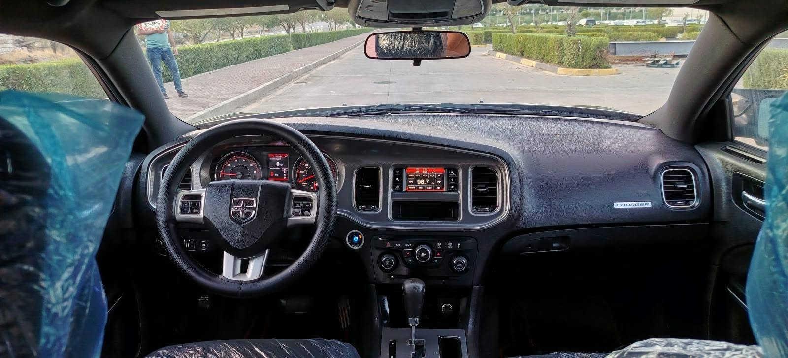 جارجر SXT • ٢٠١١ • ماشي ٢٧٠