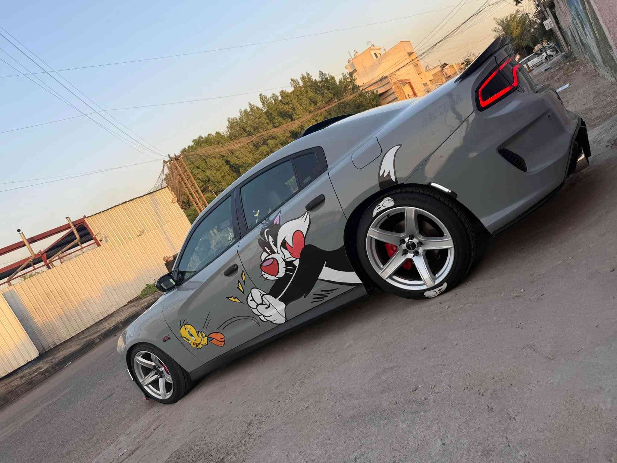 يا الله سلام عليكم جارجر  ارتي مكينة 5700   2018موديل  تغير لون البلادي فيلي و مصبوغ سمنتي بدون صبغ قمارة حادث امريكة جاملغ و بنيد و الجاملغ الخلفي فقط السياره نفس ما موضحة ب صور أي نقص ما بيها كاملة الأخير مواصفات السياره. كشنات كنتارة حظن تدفه تبريد عليها اكزوزات رعب لايتات لد تغير لون السعر 138 بيها مجال كلش بصيط مكان السياره بغداد الاستفسار *********** Colombo, Sri Lanka

