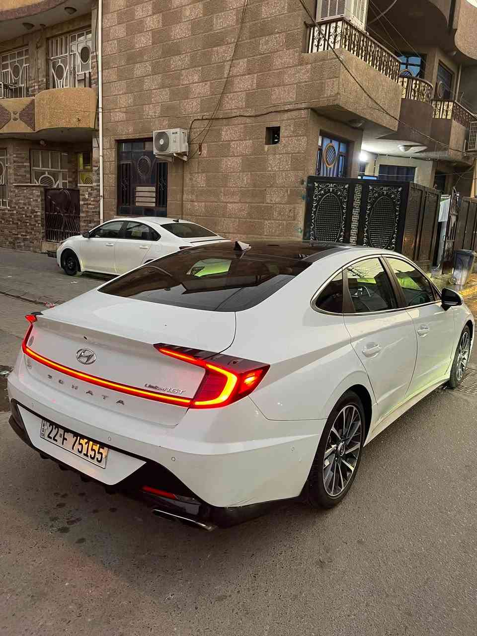 السلام عليكم
سوناتا  2021
سيارة فول مواصفات بنوراما 
سيارة ضررها مثل ما موضح بصور الحادث
من امريكا سيارة دون صبغ 
ومكينة مفتوحة 
تحوليل مباشر 
مكان بغداد الجديدة 
السعر/150 $ وبيا مجال 
- [x] للتواصل/***********
