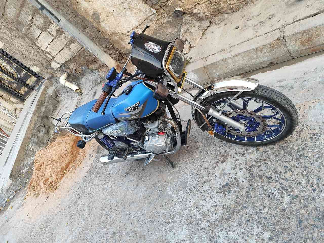دراجه للبيع موديل 25 محرك 200 كفاله عامه السعر 825 بي مجال التواصل ***********
