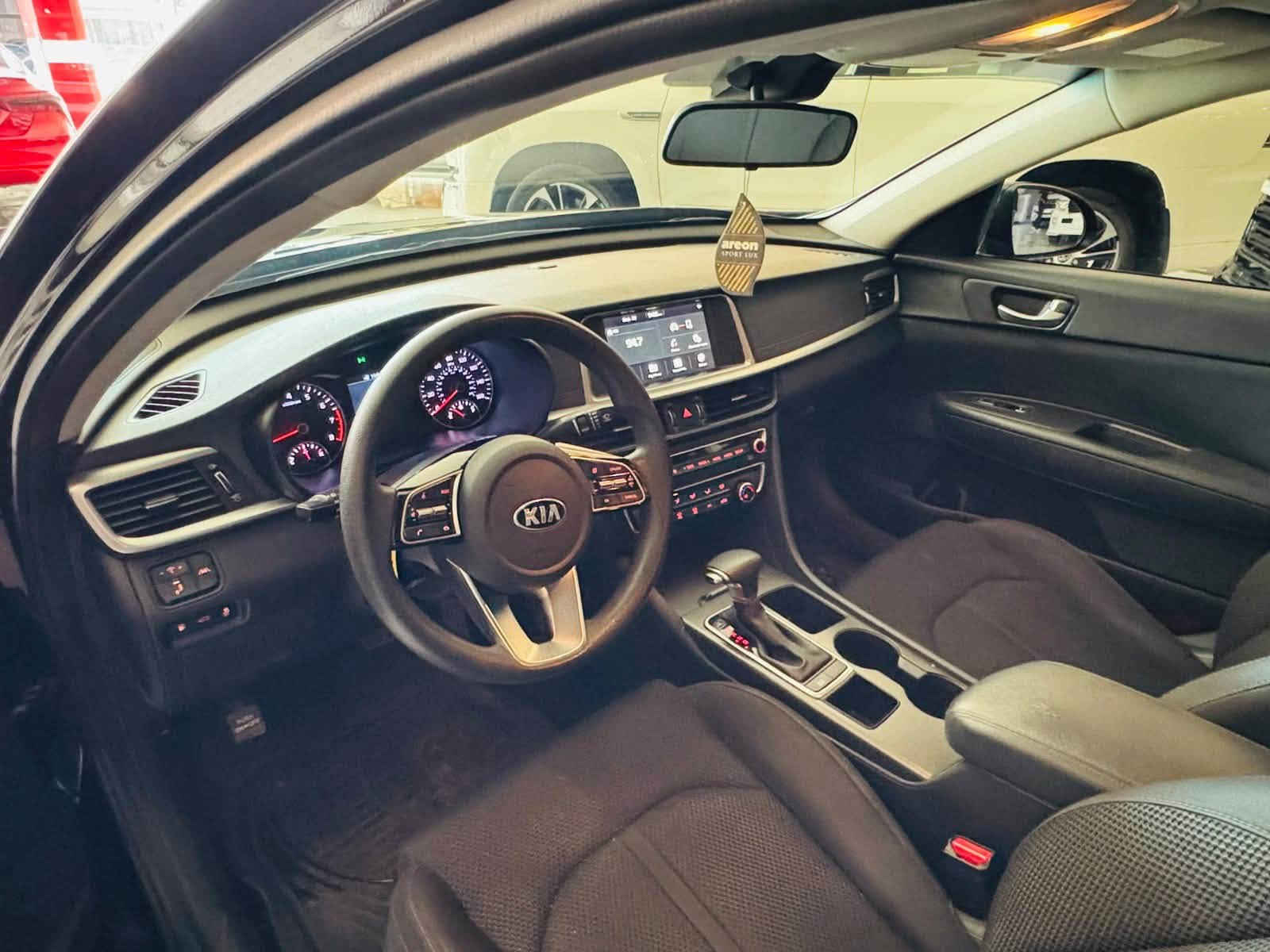 KIA_OPTIMA_FE
موديل :2020
ماشي:48000Ml
مواصفات:-
كاميره
حساس
رادر امامي 
رادر خلفي
نقطه عميه
ليت ليات

ويل كب
شاشه كبيره
السياره بيها جملخ امامي صبغ
بدون دوخل 
بدون ارباك
بيها 4تعديل اصغر
مكان السياره دهوك السعر 118$ بيها مجال 
***********
