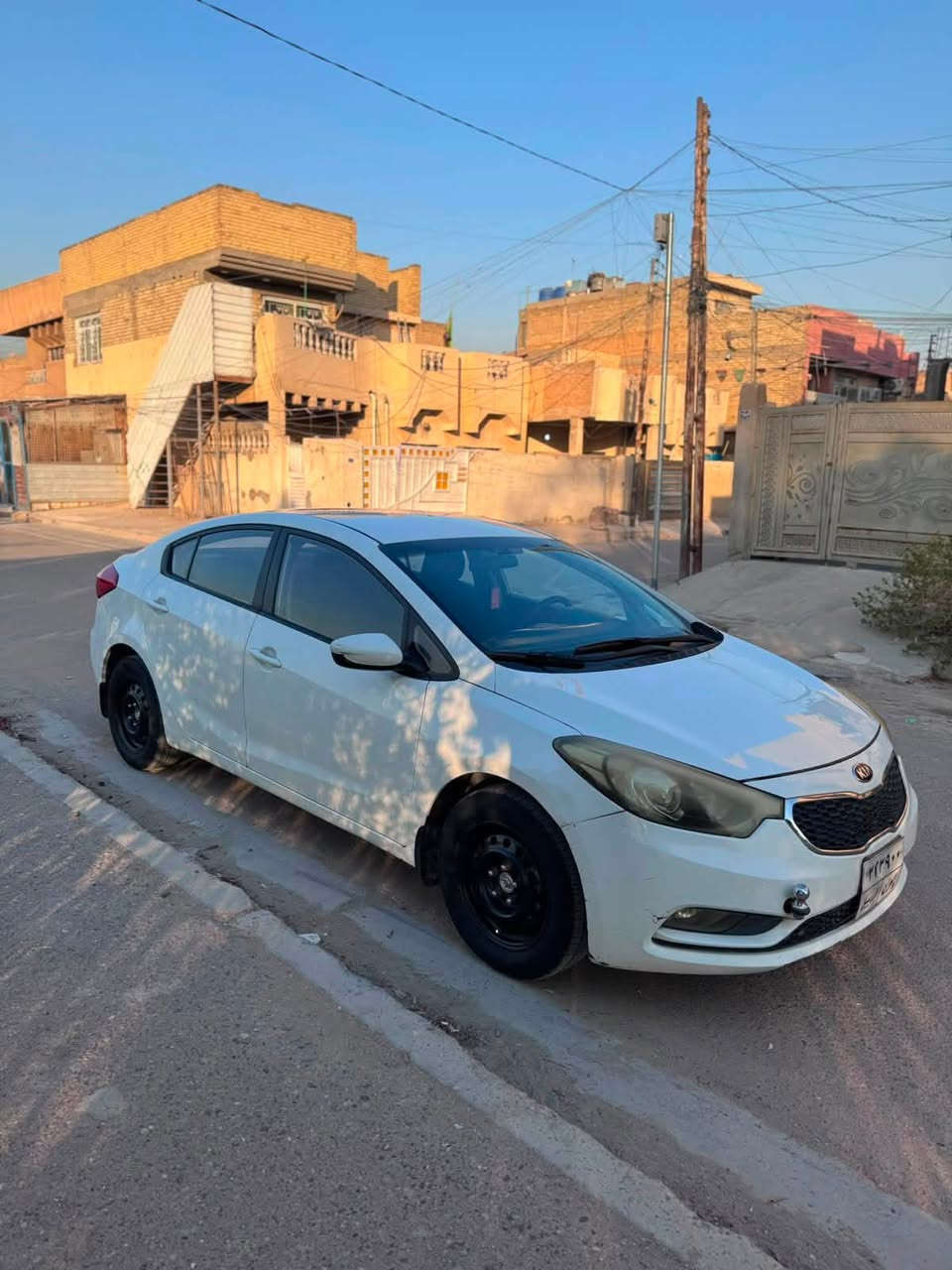🚘 كيا سيراتو 2013 | Kia Cerato
السلام عليكم

🔹 المحرك: 1600
🔹 السيارة نظيفة جدًا وحالتها ممتازة

المواصفات:
• شاشة
• تحكم ستيرن
• بلوتوث
• شاحن
• منظومة زينون LED
• ومواصفات أخرى

الميكانيك:
• المكينة بحالة ممتازة
• الكير بحالة ممتازة
• التبريد بحالة ممتازة
• الحدادية 60%
• التايرات جديدة

ملاحظة 
الجاملغ الأمامي مصبوغ، أثر طخة بسيطة.

💰 السعر: 100$

📍 الموقع: بغداد
📞 للاستفسار والاتصال: ***********

