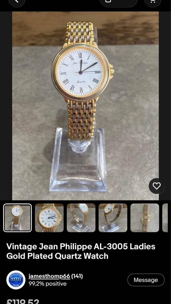 Vintage) من ماركة Jean Philippe (موديل AG 3005 أو AL 2005)، وتعمل بحركة الكوارتز الدقيقة. تمتاز الساعة بتصميمها الأنيق

ترهم رجالي ونسائي قطر وسط وسير وسط تأتي بدون علبة 

*********** للمهتم التواصل البصرة, العراق
