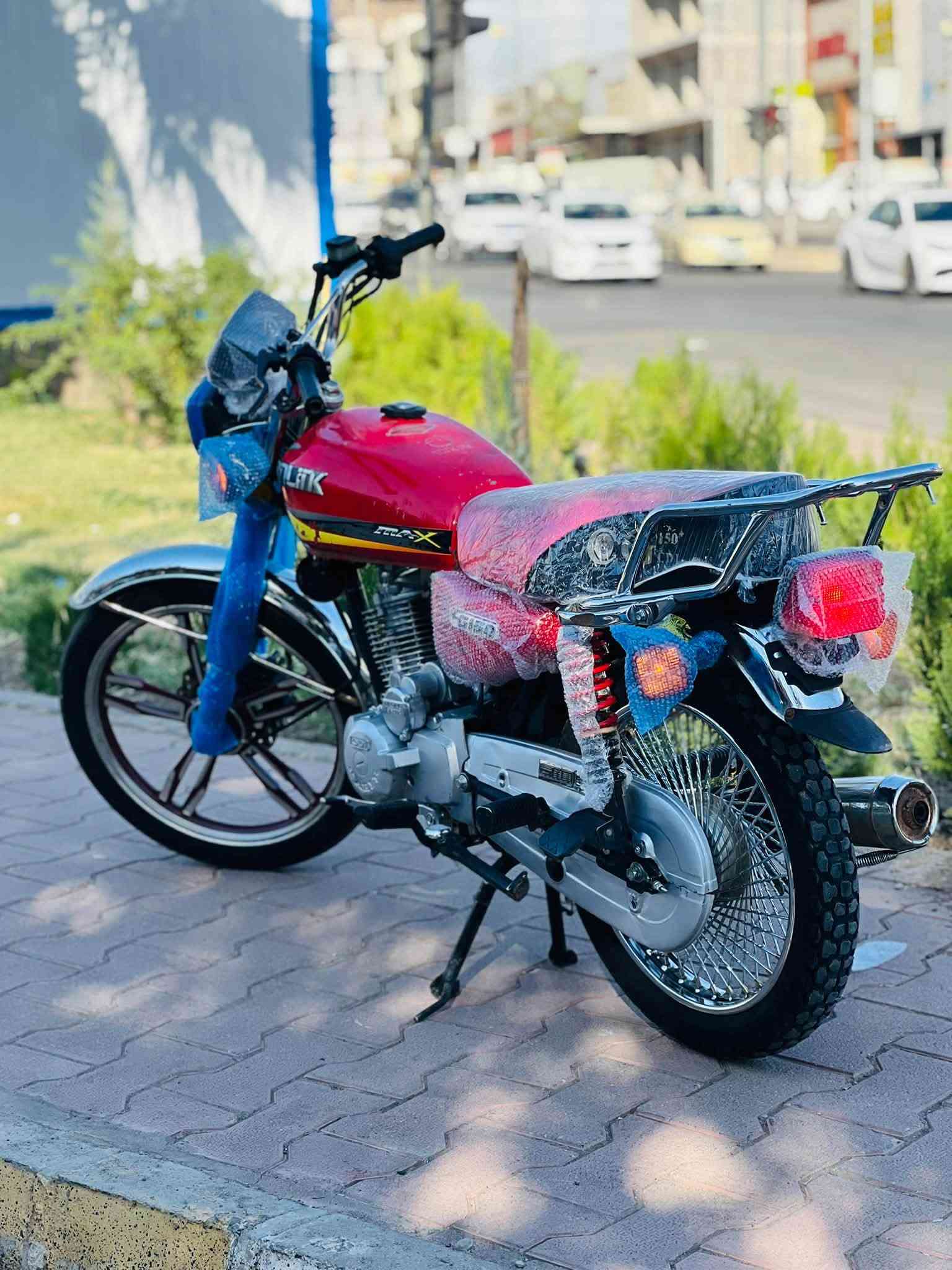 بؤ فرؤشتن و گؤرينه وه Saviny 2022 سلف 150 مه كينه كه پس كامل كاره بايي به شه رتي قوه ت زور زور مه زبوته ماله كه دياره سعري 390 و معامه له شوين سليماني ***********
ده ستت خوش ئه دمين
