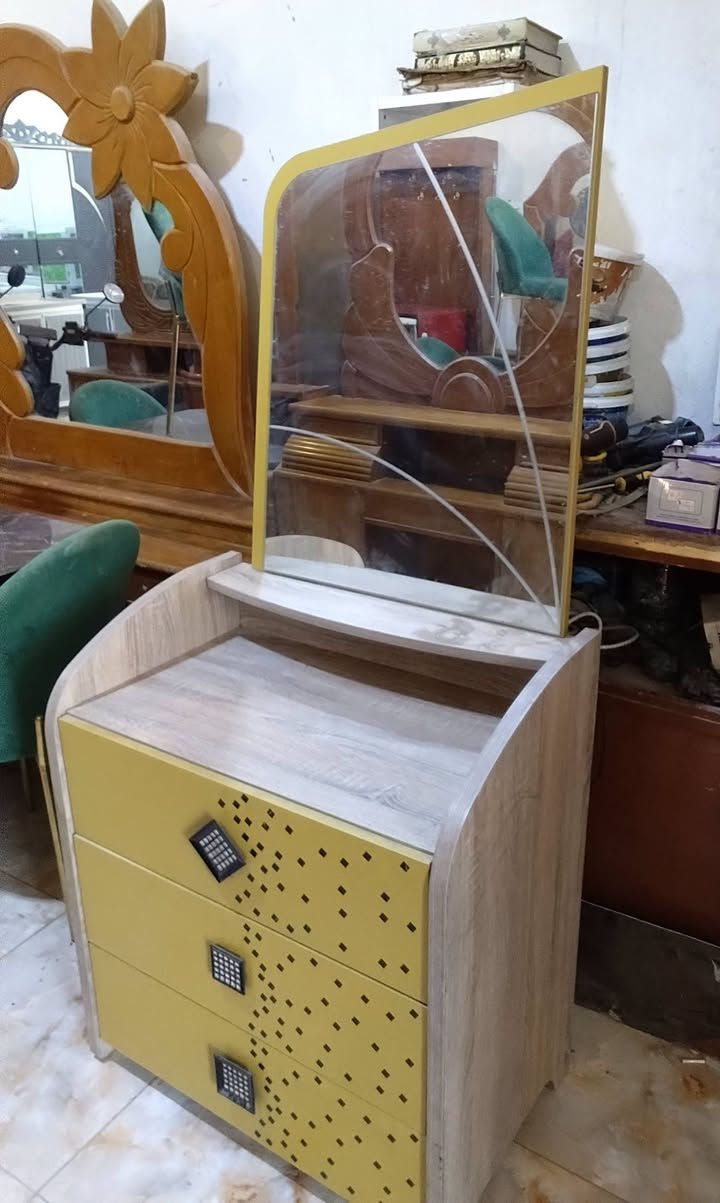 سلام عليكم محل حسين للمستعمل وجديد هلن وسهلان بكم العنوان البوبيات سواق برتقاله البزل المدفون  ***********
