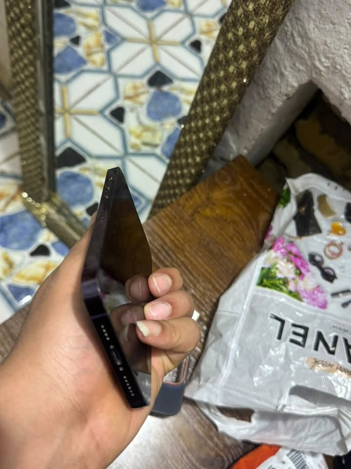 iPhone 14  Pro Max سلام عليكم 
بطـاريه 88  جهاز مكفول ماعدا الضهر
256 
جهاز شحن فول 
بدون ملحقات 
سعر ٧٧٥ بي مجال حق جيه إني خادم ❤️  متوازي ع بيعه
***********
