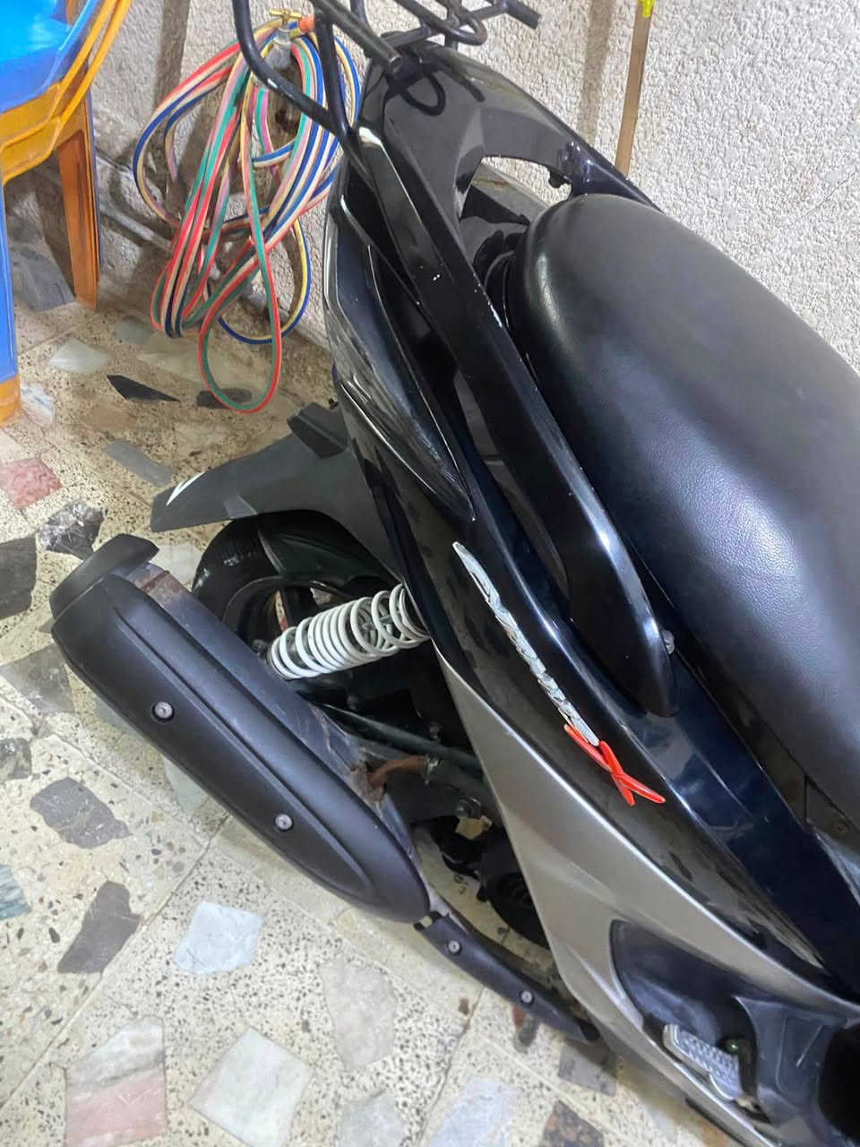 سلام عليكم سكنس لد للبيع دراجه كفاله عامه من كلشي تجي تشوف بعينك يا موديل 18 طلاعات ماشيه 39 رمبه رمبه مكاني الحريه وابيعلك من بيتي وهذه رقمي ***********
