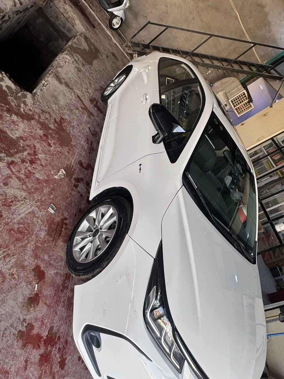 كورلا 2025هايبرد ماشيه 46الف بيه حار بل جنطه نفس ما مبين بل صوره وشي بسيط كلش تقريبآ اصبع بخشم البنيد بارد مكان السياره الحله سعره 150وبيه مجال ***********
