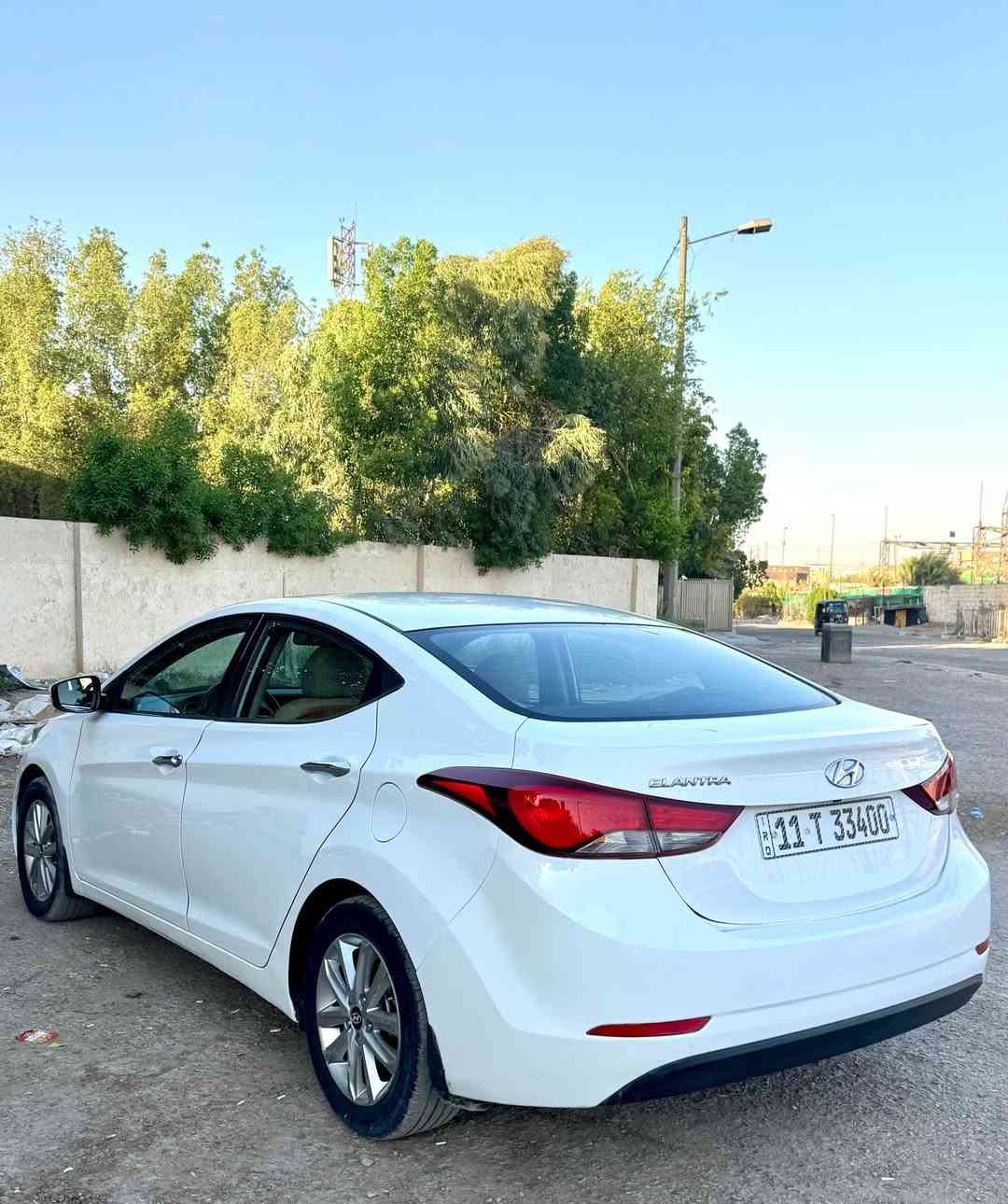 السلام عليكم النترا 2016 خليجي محرك 1800 دوش رقم بغداد الجديد تحويل ثاني يوم بيها صبغ الجاملغ الامامي عكس السائق والدوسات بيها شخوط او صبغتها  فول مواصفات فتحة 5 ويل كب اشاير بالمري شاشة كبيرة يدات نيكل وباقي المواصفات المعروفة السيارة جاهزة دينار متصرف عليها للبيع فقط السعر 108 ورقة بيها مجال بسيط حق الجية للاستفسار *********** مكاني بغداد غير متواجد عالنت الشراي يتصل بغداد, العراق
