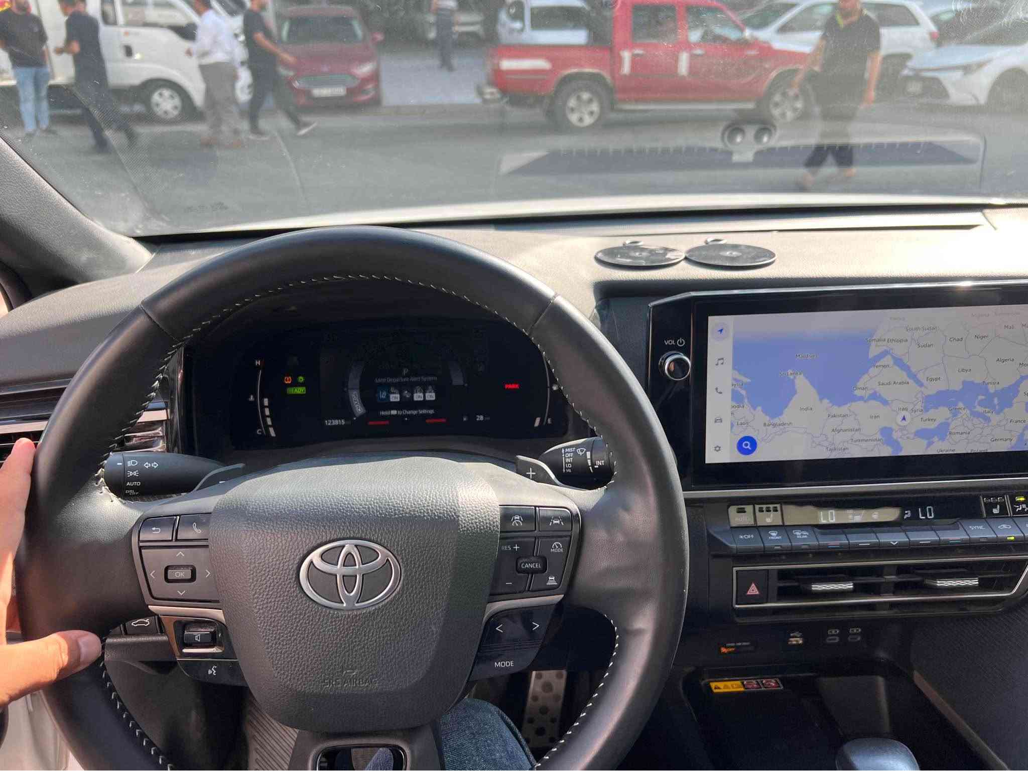 TOYOTA CAMRY 2025 SE PLAS 🤍
تيوتا كامري ٢٠٢٥ اس ي پلس 
سعر 🔥 235$ ورقه و بها مجال قليل 
مواصفات 
شاشه كبير 
شاشه الكتروني 
بصمه  
بابين بصمه 
رادار 
حساس 
لايت LED زينون 
ويل كب كروم 
شغال 
تحكم ستيرن 
تحديد سرعه 
و بعد مواصفات هوايه 
ضرر : خفيف جملغ و بابين صبغ بدون دواخل بدون ارباك  سياره بجم كبس سياره شرط ترقيم شمالي 
مكان سياره اربيل شارع ١٠٠ م 
رقم موبايل ☎️ *********** 
واتساب ⬅️ *********** اكر, نينوى
