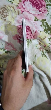 S23لترا جهاز زلغ واحد مابيه مكفول كفاله عامه ذاكره 256 جهاز نضيف جداً ...