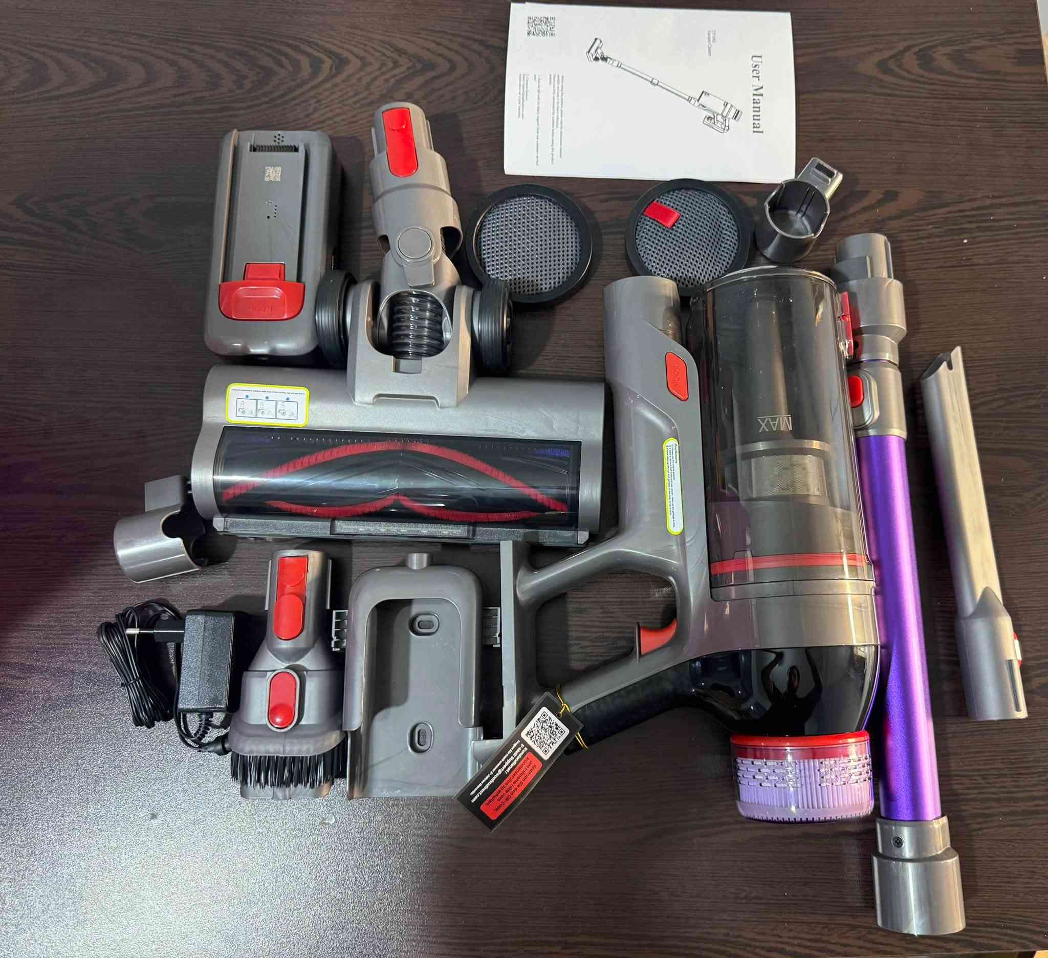 كميه موجوده جمله مفرد واساب ***********
نوع الجهاز: مكنسة كهربائية لاسلكية (Cordless Vacuum Cleaner).
 العلامة التجارية: Suafsu.
 رقم الموديل: TV106S.
 القوة الكهربائية (القدرة): 550 واط (550W).
 نوع البطارية: ليثيوم أيون (Lithium ion).
 سعة البطارية: 2600 مللي أمبير في الساعة (2600mAh).
 جهد الإدخال (الأنبوت): 22.2 فولت (DC 22.2V).
كرتون 4 قطعة جديد
