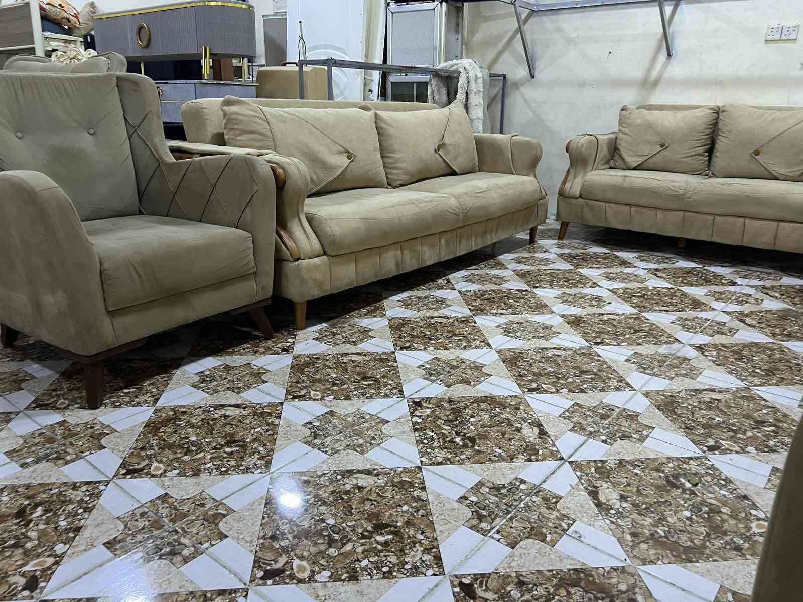 كنب • صوفا • بدون تفاصيل