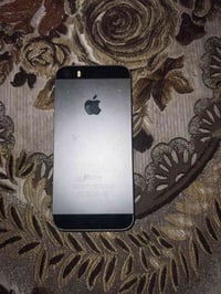 ايفون 5s • بدون تصليح • شاحن اصلي