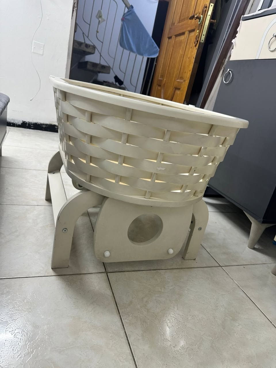 كريكوت للبيع اخو الجديد مكانه حي تونس سعره ٧٥ مقل ماواضح بالتصوير متحرك
مكان بغداد حي تونس ***********
