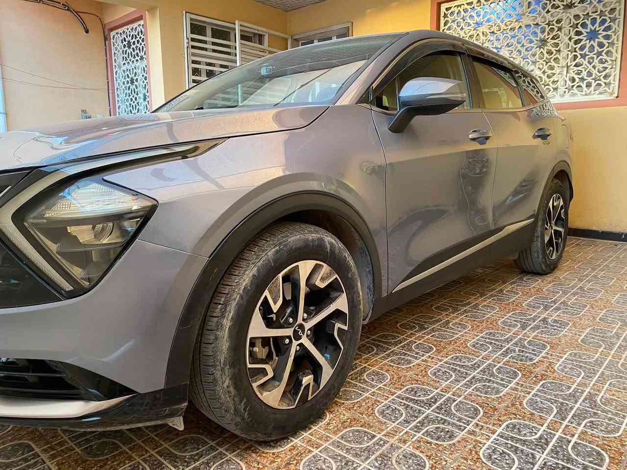 كيا سبورتج موديل ٢٠٢٣  EX  وارد امريكي فول مواصفات عدا الفتحه
وارد أمريكي بأسمي
شاشه متصله
3 مودات قيادة 
                                                                 Auto hold 
بريك منحدرات 
تحذير عند الاقتراب و توقف ذاتي 
تحذير عند فتح الباب 
ماشيه ٧٨
مكينه ٢٥٠٠
رادارات اماميه وخلقيه وجانبيه
حساسات خلفية 
بصمة أبواب وتشغيل عن بعد كشن كهربائي
تدفئة كشنات
تبريد قطعتين
هاند بريك دكمه
لون فيلي
الضرر موضح بالصور 
السيارة مرقمة بأسمي و كاملة تحويل ثاني يوم
بابل حلة
للأستفسار الأتصال بالرقم  ***********
