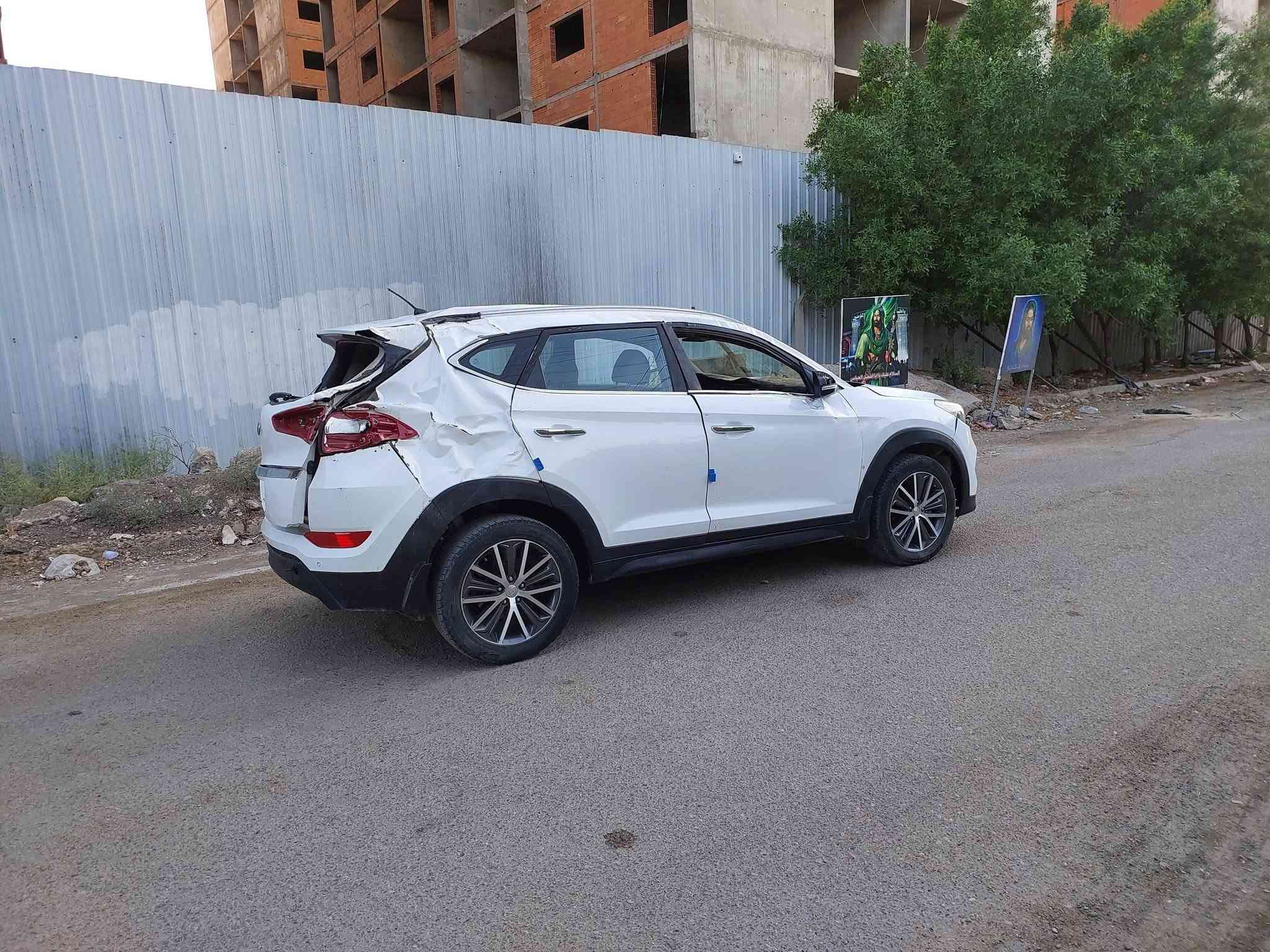 السلام عليكم اخوان للبيع هونداي توسان موديل 2018خليجي رقم بغداد دولي تحويل مباشر سنوية جديده محرك 2000للبيع على حادثها الحالي السياره شغاله وتمشي للاتصال *********** مكانها بغداد
