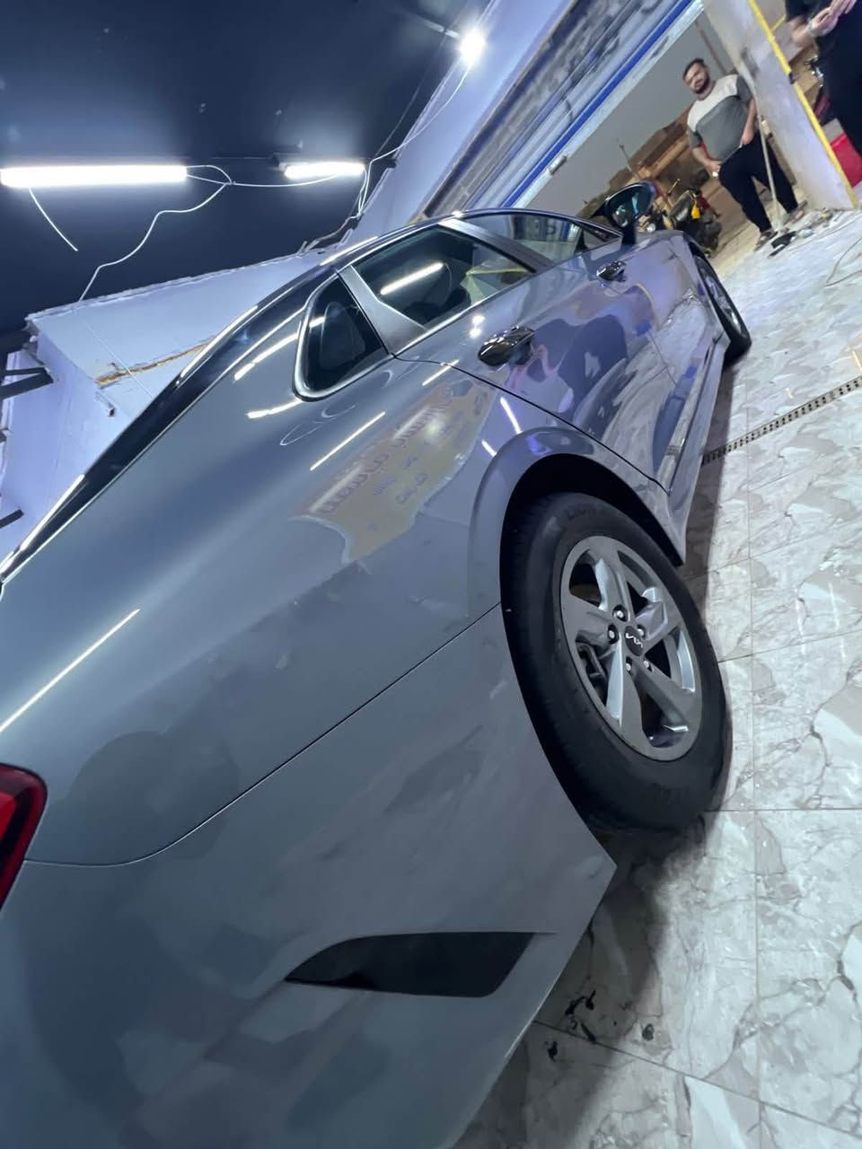 سلام عليكم

Kia k5 Lx 1.6 torbo

نضام الدفع AWD

موديل 2023

 نص فول 

بصمه تشغيل 

بصمه دخول بابين ذكيه 

رادار امامي 

كامره بالجامه تحديد المسار 

رادارات خلفيه نقاط عمياء 

6 عدسات اماميه 

لد نهاري

ويل حجم 18 

شاشه كبيره تحكمات القياده من داخل الشاشه

كشنات جلد اسود وابيض

اوتو هولد 

سايد بريك دكمه 

قيادة الية ومثبت سرعه

شحن لاسلكي 

مع مخارج شحن جارج فاست تدعم ابل كار بلي واندرويد اوتو مع منافذ شحن خلفيه 

داخل اسود ورصاصي  

ضرره تبديل بنيد فقط وبارد بخشم جاملغ امامي  سياره باسمي ورقمه بابل
  
سعره ١٦٧ وبيه مجال بسيط
*********** واتساب
