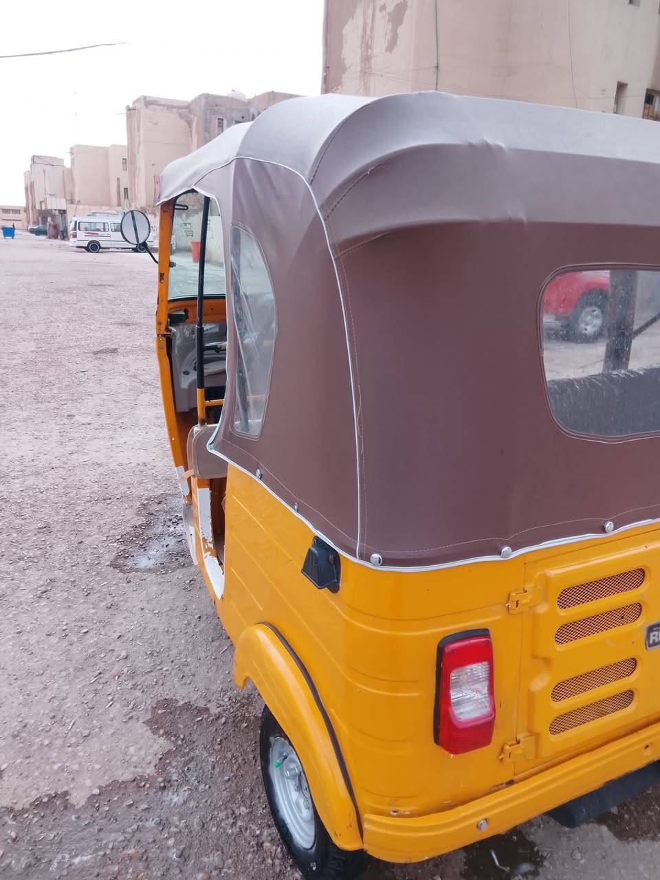 موديل ١٩ • ليموني • نضيفه