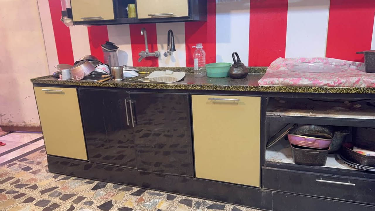 كاونترات البيع في بغداد السعر ٦٠٠
مكاني بغداد حي العدل ***********
