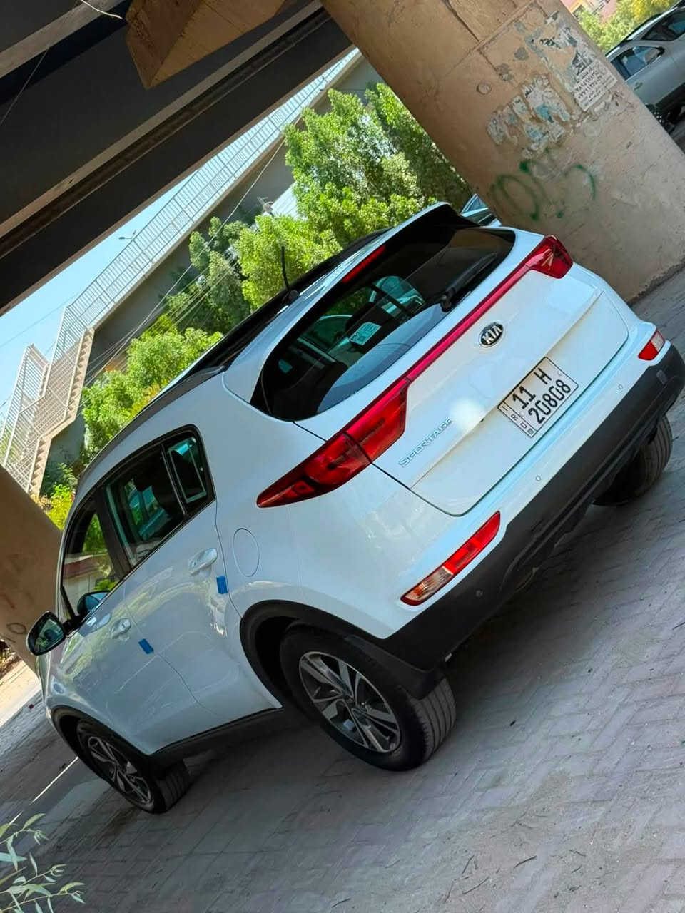 سبورتج خليجي
موديل 2018 بانوراما 
محرك دوش 
سيارة كير ومحرك 
بلادي مامفتوح  
بيها شخوط وطخات بالباب 
الأيمن والايسر  فقط 
السعر  172 
السياره كفاله من صبغ فقط الدعاميات 
السيارة ما ناقصها اي شي 
وبالخير  للي تكون من نصيبه.
للاستفسار  ***********
