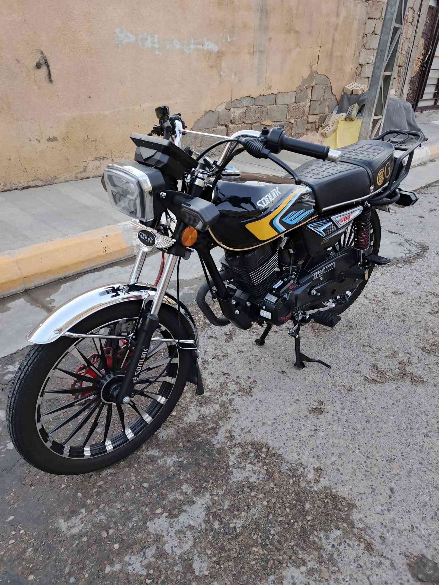 دراجه سونك صارلهة شهر من انشدت جديده علا وضع الشركه ضاغطه وزنجيل محرك200 سيسي السعر 1100 وبي مجال حك جيتك مكاني الفلوجه الشهداء رقمي***********
