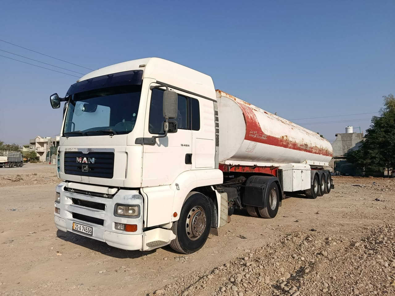 مان 2002 ئۆتۆماتیک ڕیتایدەر هاڤ 
مەکینەی 460 گێڕ و مەکینە بێ عەیب
سەنەوی تاکو 2028 تازەیە بەناو خۆمانەوەیە
تەنکەر تەگ تایەر لەسەر شانسی ڕەبتە
 تایەر کەلەو تەنکەر هەمووی تازەیە
بەخەت حەسیرەو بێ خەتیش ئەیفرۆشین
شوێن کەلار
 مشتەری نیت تێل مەکە لەگەڵ ڕێزم..
***********

مان 2002 اوتوماتیک رتایدر هاف 
محرک 460 ما بي نقس او بخار 
سنوية لحد 2028 بأسمي
تانکي تک تایر مربوط 
تایرات کل جدید 
مکان کلار 
***********
