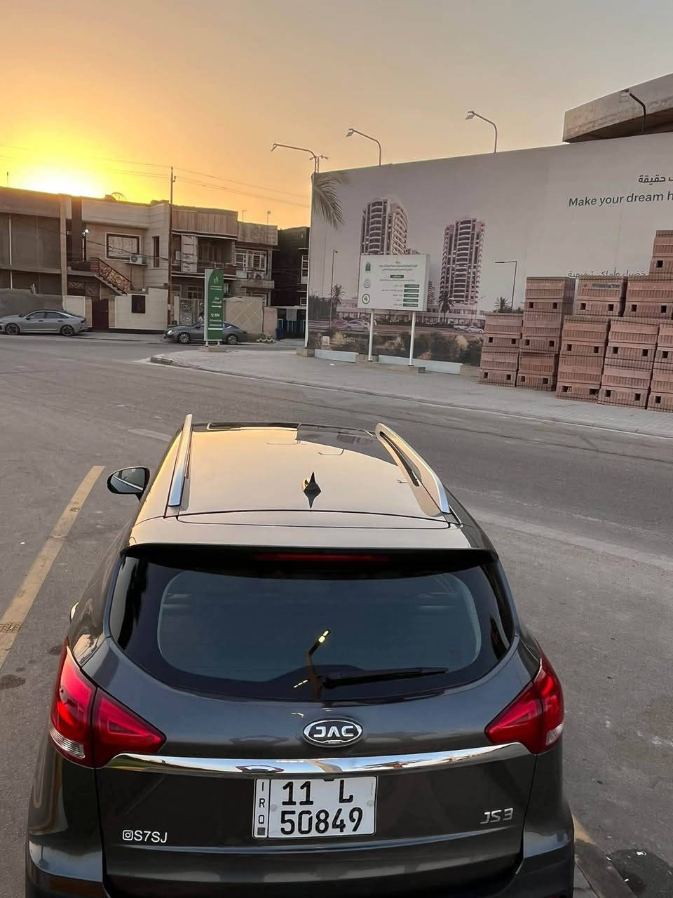 السلام عليكم سعر مناسب جداً بيع مستعجل

للبيع جاك JAC JS3 موديل 2024
محرك 1.6
4 سلندر
كير أوتوماتيك
السيارة فول مواصفات
فتحة سقف
شاشة
كامرة دوارة 
حساسات خلفية
6 وسائد هوائية
كروز كنترول
أبل كار بلاي وأندرويد أوتو
مرايا كهرباء وتدفئة
ABS
السيارة بحالة ممتازة ماشية 21 
***********
بغداد الغزالية بغداد, العراق
