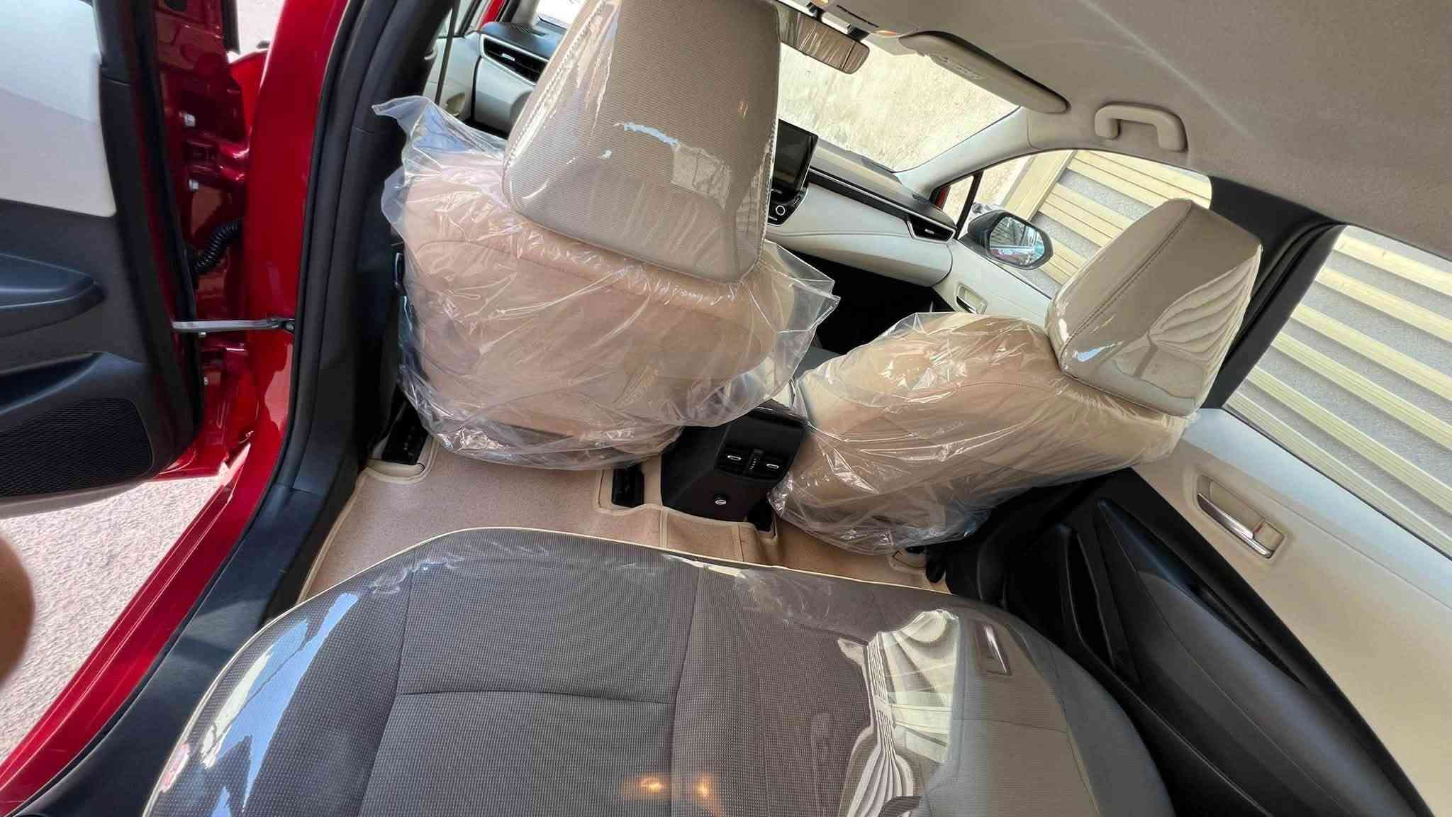 السلام عليكم كورلا جيهان بانزين 22 بيه نص جاملغ خلف السائق صبغ ومكانين بارد ع كد اصبعين ودعاميه اماميه صبغ سونار موجود بلمنشور وباقي مكفول موصافته بصمه أبواب  وبصمه تشغيل مري شفط قطعتين تبريد 5 ويل كروم بدون اي نقص سياره جاهزه وع وضع الشركه ممتعوبه ابد السعر 155 وبيه مجال بسيط مكاني بغداد حي الجهاد هـ ***********
