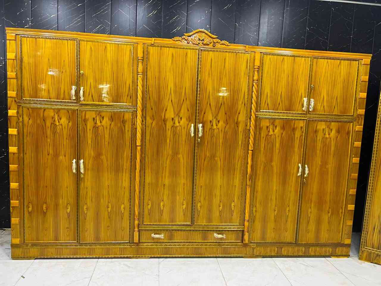 نجارة عراقية
السعر مليون وو200

***********

***********
