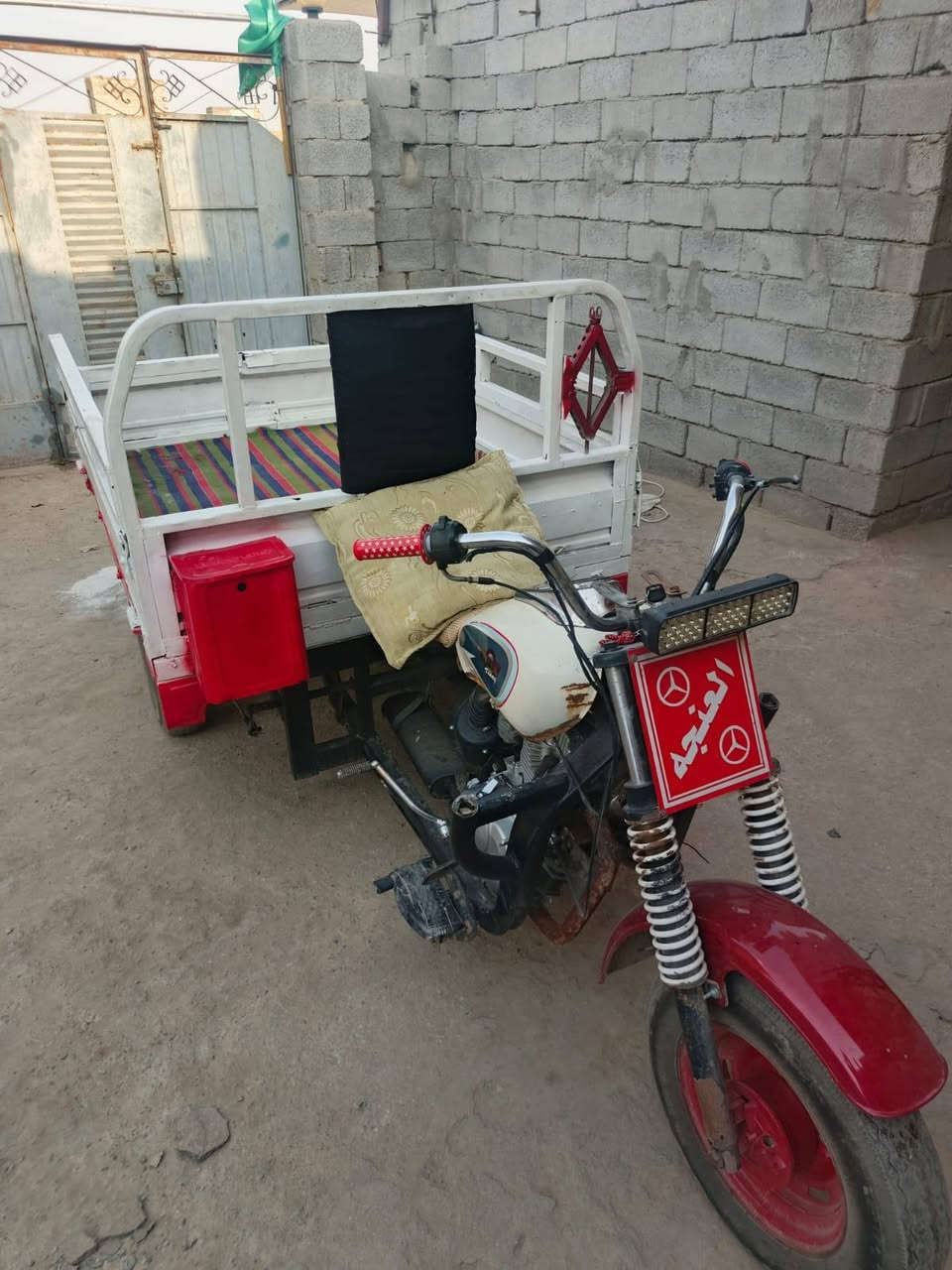 السلام عليكم ستوته كلك
ما عوزه شي شغل وطلع محرك نضيف
سعر 850
مكلف بالنشر
مكان النصر 
***********
