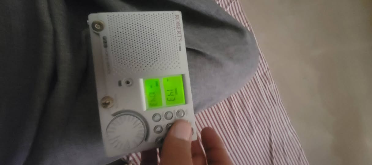 راديو روبرتس صغير بدون ملحقات نظيف جدا السعر ٤٥ بغداد ***********
