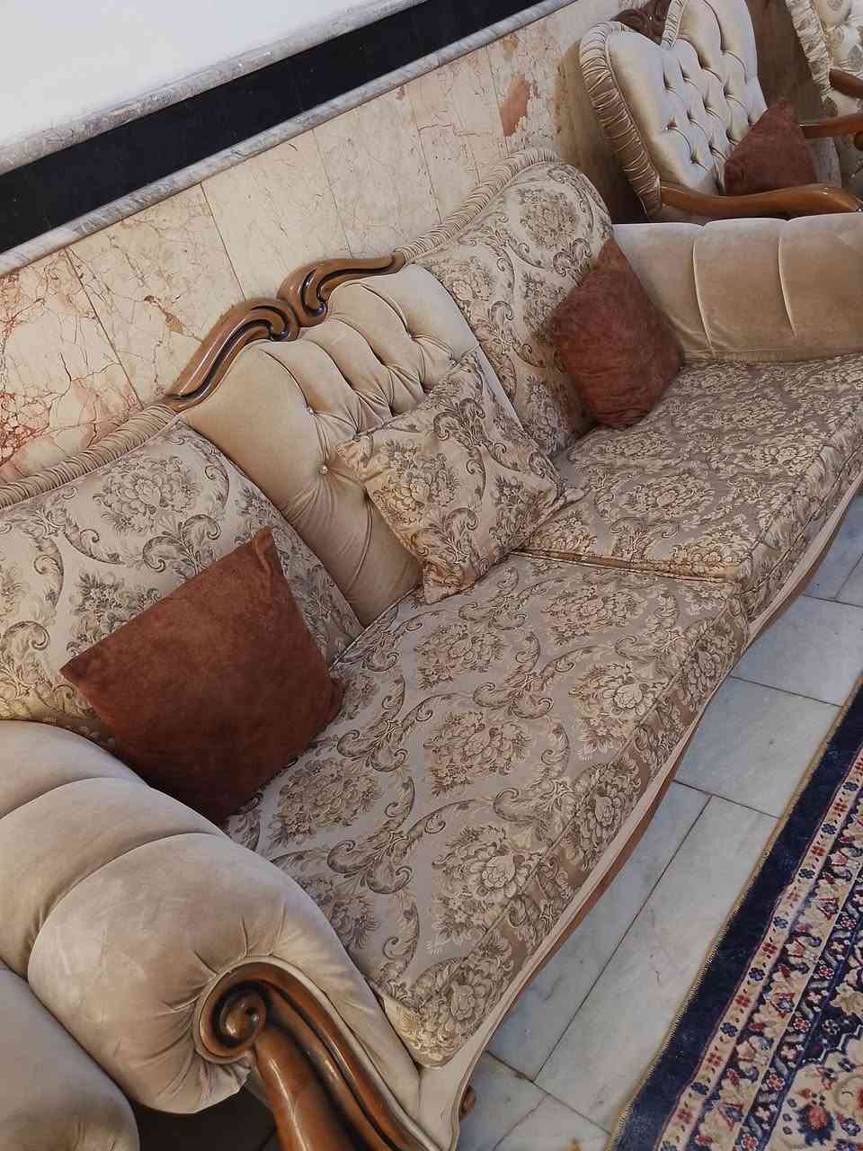 السلام عليكم تخم تركي أصلي للبيع كلش نضيف ومابي أي ضرر 10 مقاعد مكاني بغداد الشراي يدخل خاص ***********
