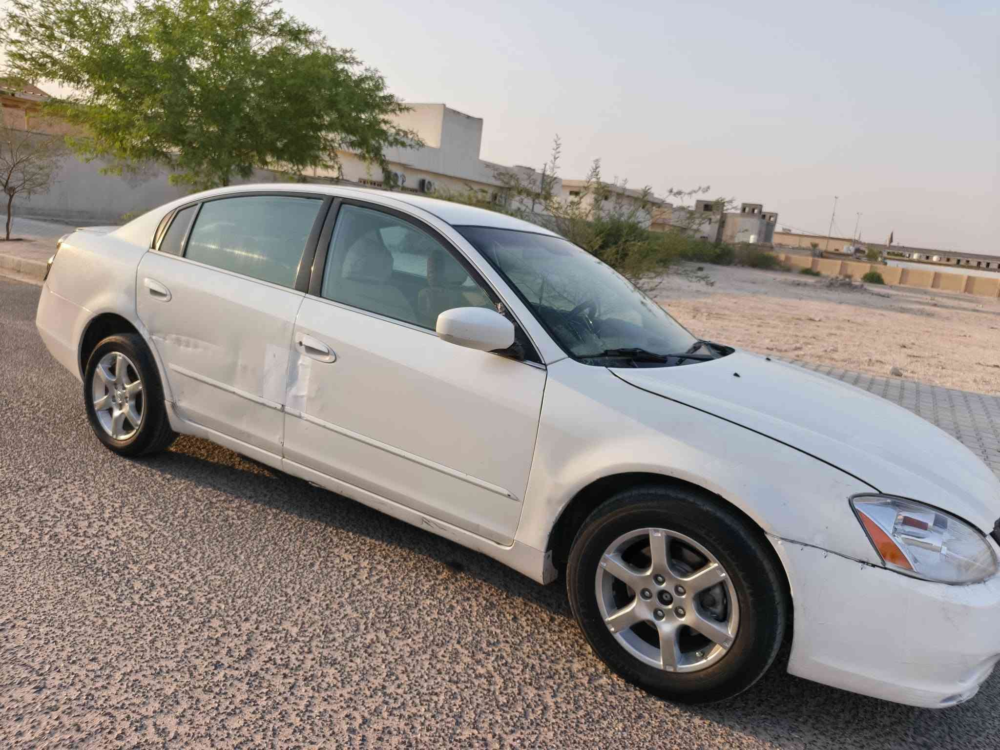 سلام عليكم نيسان التيما موديل ٢٠٠٦ للبيع كير ومحرك بل كارتون حداده جديدة تخم تاير جديد سيارة جاهزه رقم بصره سنويه لل ٢٨ تحويل ثاني يوم السعر ٤٣ ***********
