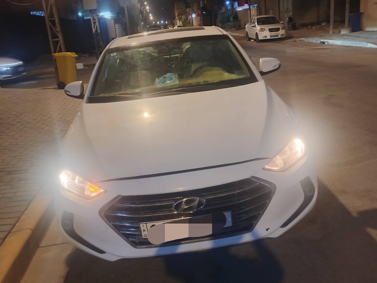 السلام عليكم
النترا 2018 خليجي للبيع 
السيارة باسمي رقم بصرة سنوية لحد 2030 
السيارة بيها تكحيل صغير في مقدمة البنيد 
وطخة خفيفة جدا في الدوسة 
مواصفات السيارة محرك 2000 تحكم استيرن شاشة لمس تنتة تنفتح دواخل اسود وبيجي 
السيارة كاملة من كلشي تبريد شغال 
السعر 156 وبيها مجال السيارة نضيفه 
مكان البصرة 
للاستفسار الاتصال او المراسلة على الرقم 
***********
