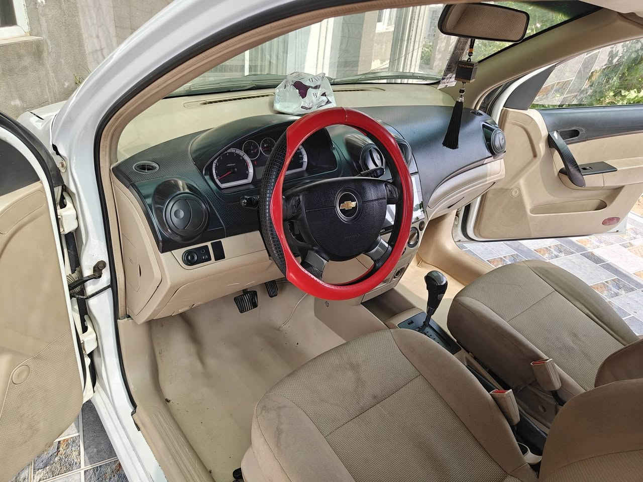 السلام عليكم 
للبيع / افيو 2011 ديالى الشركة العامة للسيارات خليج محرك مفتوح مو مسكر تخم تاير جديد مشدود تبريد ثلج كير محرك صدر كلة نظيف سنوية باسمي جديدة للغاية 2030 وهزة جديدة بيها أربع قطع صبغ بدون ضرر ودواخل السعر 62$ وبي مجال مكانها ديالى ***********
