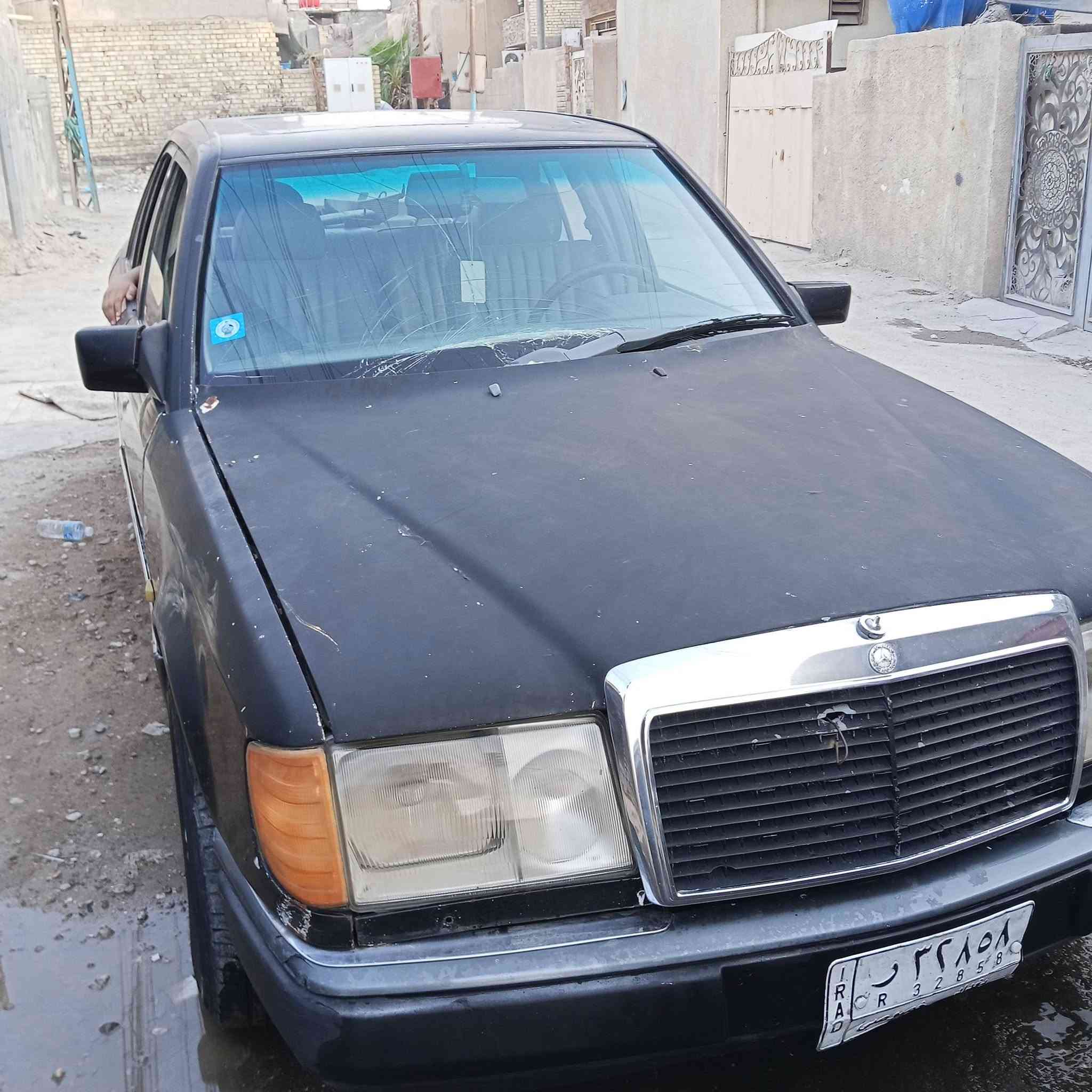السلام عليكم سيارة مارسدس محرك بطه 300 سعر 35 بسمي العنوان بغدادلبياع شهداء البياع موبايل ***********رجا موشراي
