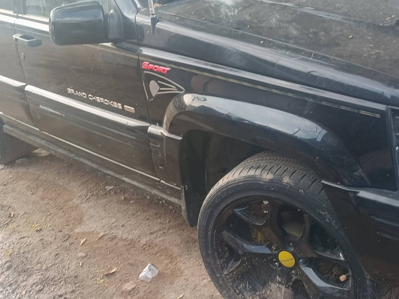 سلام عليكم جيب شروكي موديل 96 لبيع شراء و مراوس رقم ***********
