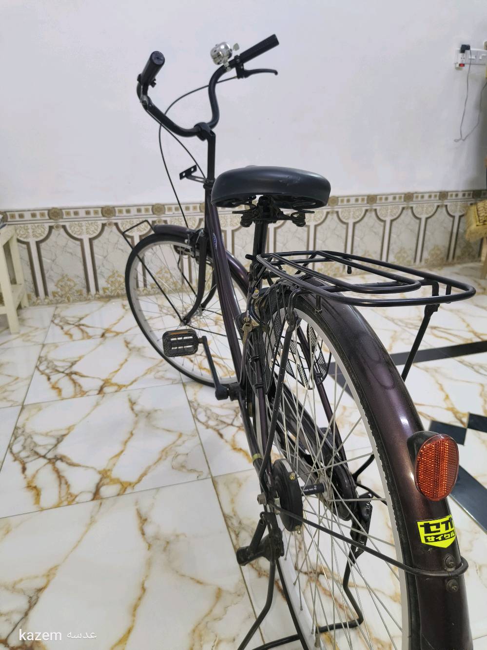 باسكل للبيع فول نضافه موديل ٢٠٢٠ السعر ١٦٠ وبيه مجال للشراي  العنوان قضاء الشطره حي الكوفه
شنو الموديل/البراند بالضبط مال البايسكل؟ وإذا تگدر تذكر المقاس همين.: 
٢٠٢٠
البايسكل بيها أي خلل أو خدوش/ضربات مخفية غير اللي مبين بالصور، لو كله مضبوط؟: 
نظيف 
الفرامل والسلسلة والعجل شغلهم تمام لو يحتاجون صيانة أو تبديل شي؟: 
تشتغل تمام
وين مكان الاستلام بالضبط وهل التوصيل متوفر إذا المشتري من خارج الشطرة؟: 
بالشطرة
السعر 160 نهائي لو بيه مجال للتفاوض، وشامل الملحقات الظاهرة مثل الجرس/الحمالة لو لا؟: 
قابل للتفاوض